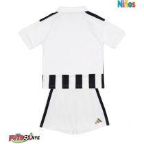 Camiseta Juventus Primera Equipación para niños 2026-27 manga corta (+ pantalones cortos)